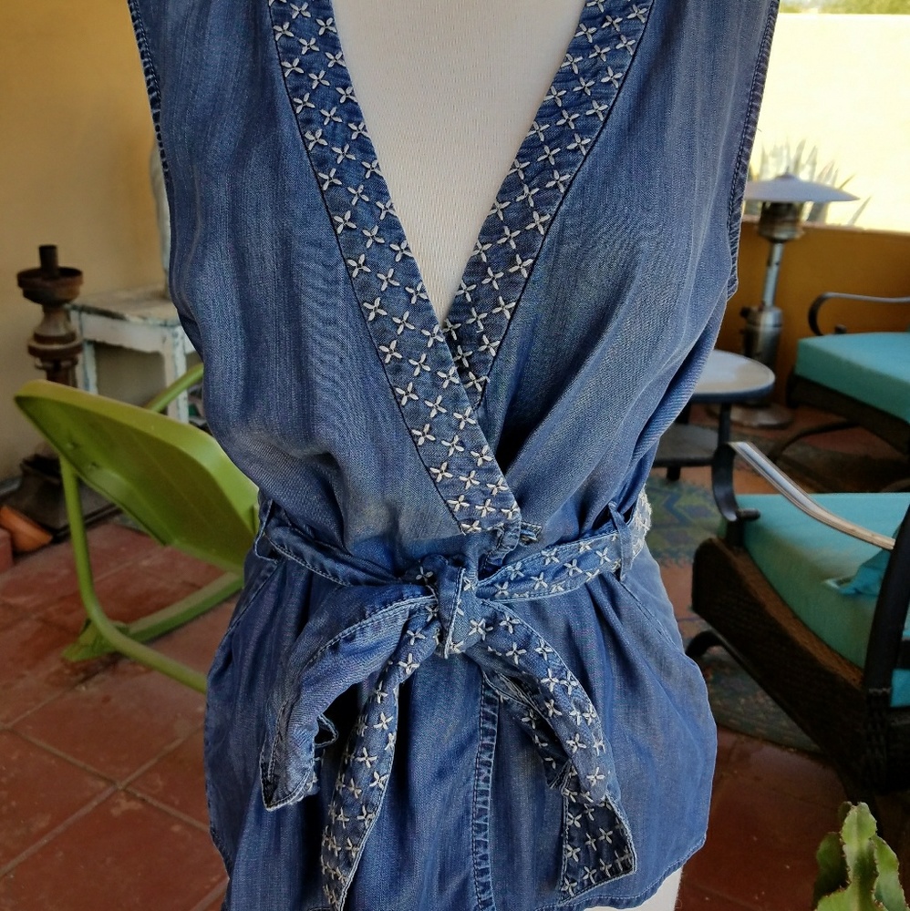 Holding Horses Embroidered Denim Wrap Top sz S